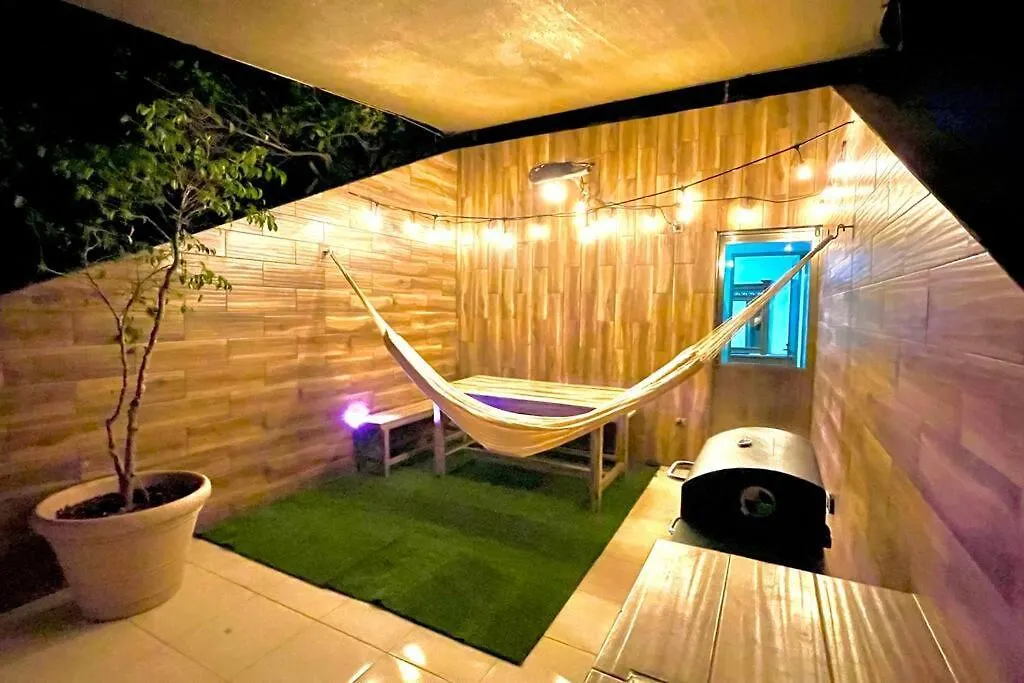 Cenote Penthouse Terraza & Jacuzzi Panoramicos, Muy Amplio, 2 Pisos Para Tu Uso Personal Y Exclusivo, 3 Recamaras, Excelente Ubicacion, La Playa Y La Quinta Av Caminando A 10 Minutos, Cerca De Restaurantes, Bares, Bancos, Nomadas Digitales 150 Mbps Playa del Carmen Appartement